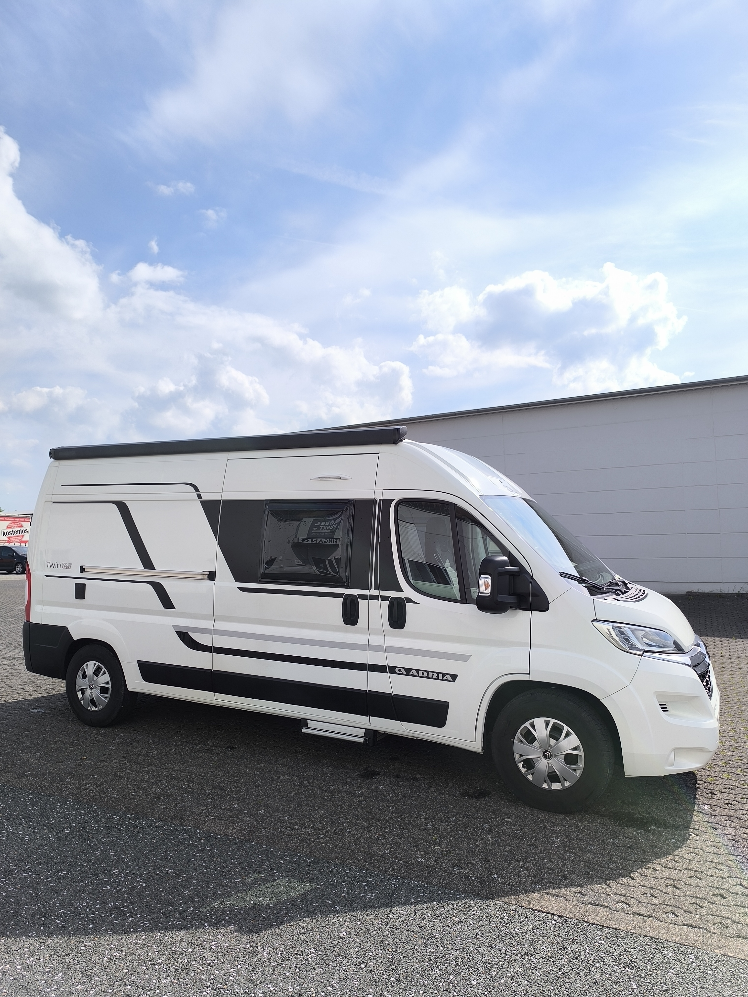 Adria Twin Axess 600 All-In 4
