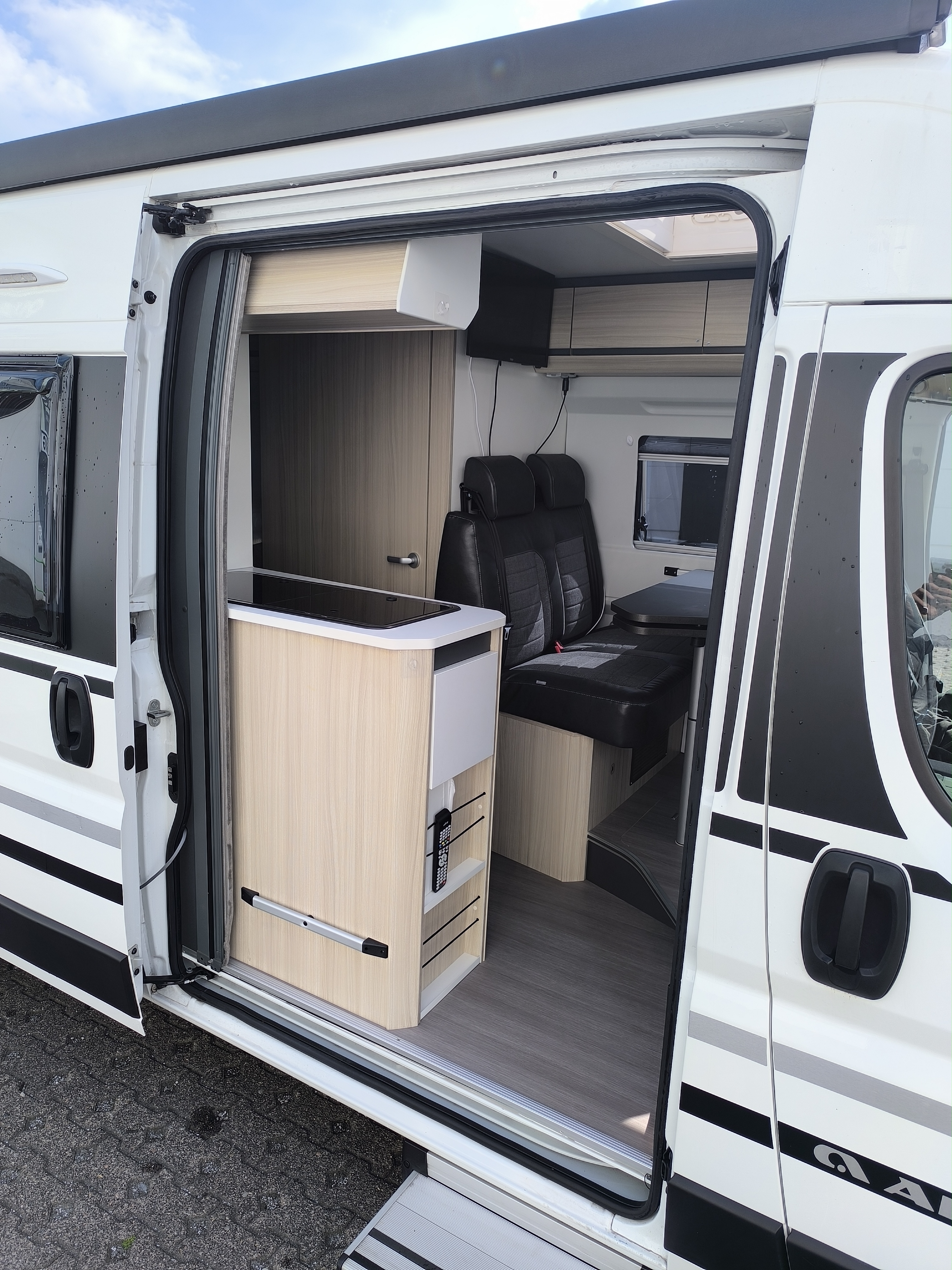 Adria Twin Axess 600 All-In 8