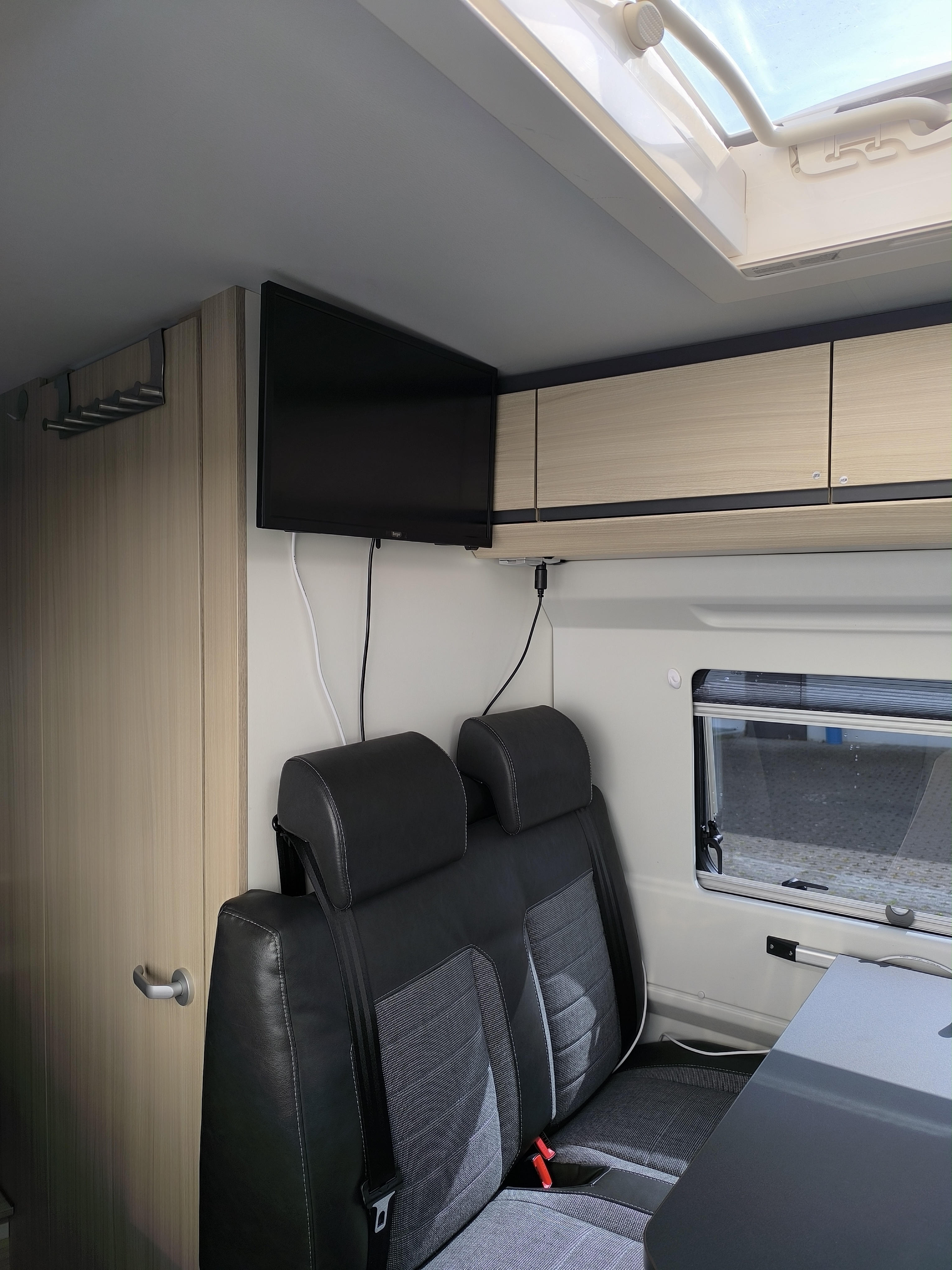 Adria Twin Axess 600 All-In 9