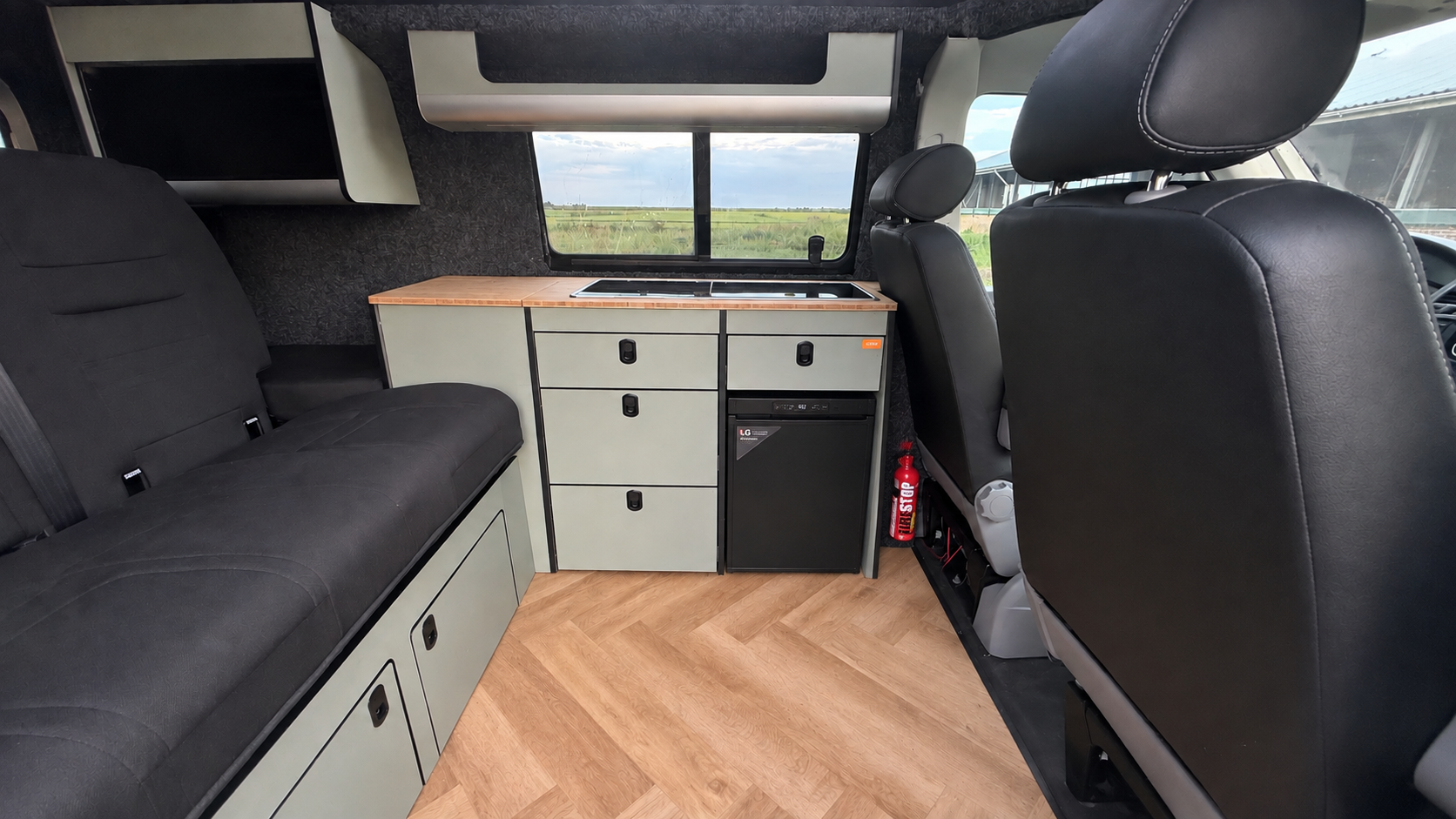 Volkswagen T5 Camper 2