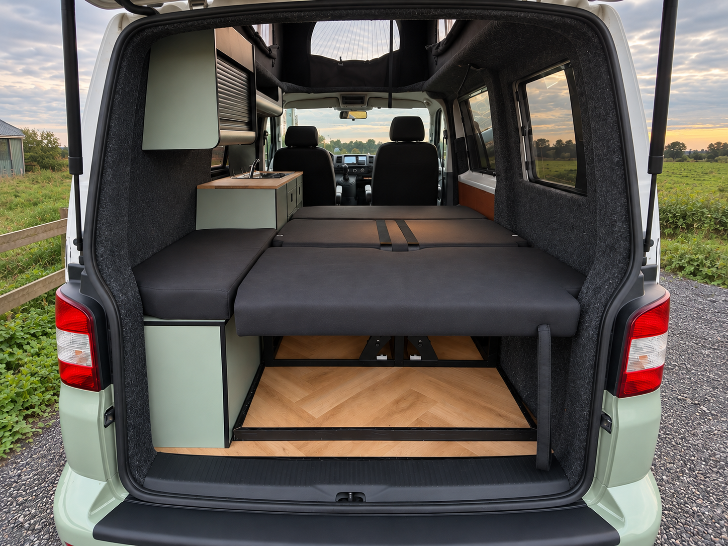 Volkswagen T5 Camper 9