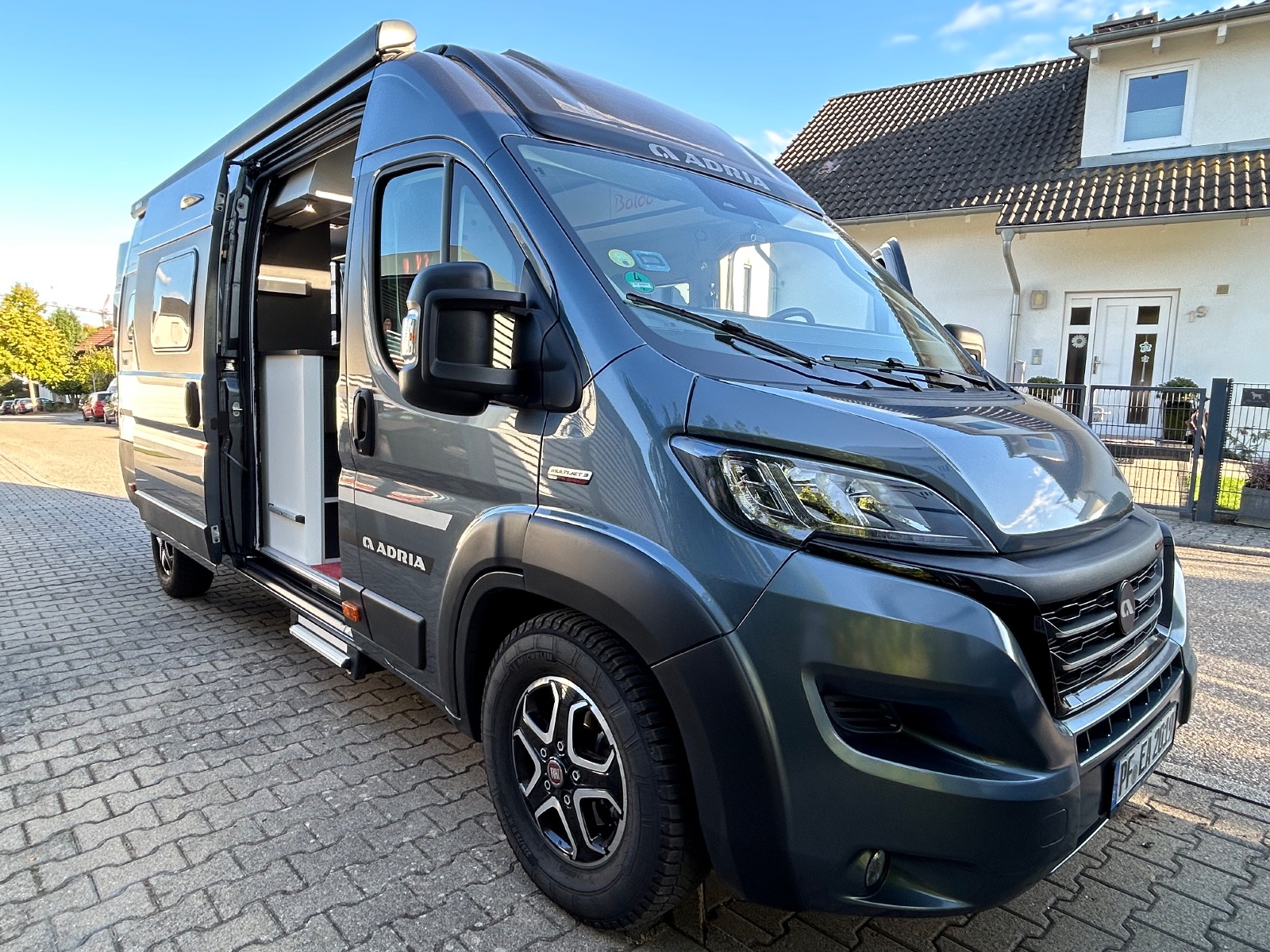 Adria Twin Supreme 640 SGX 9