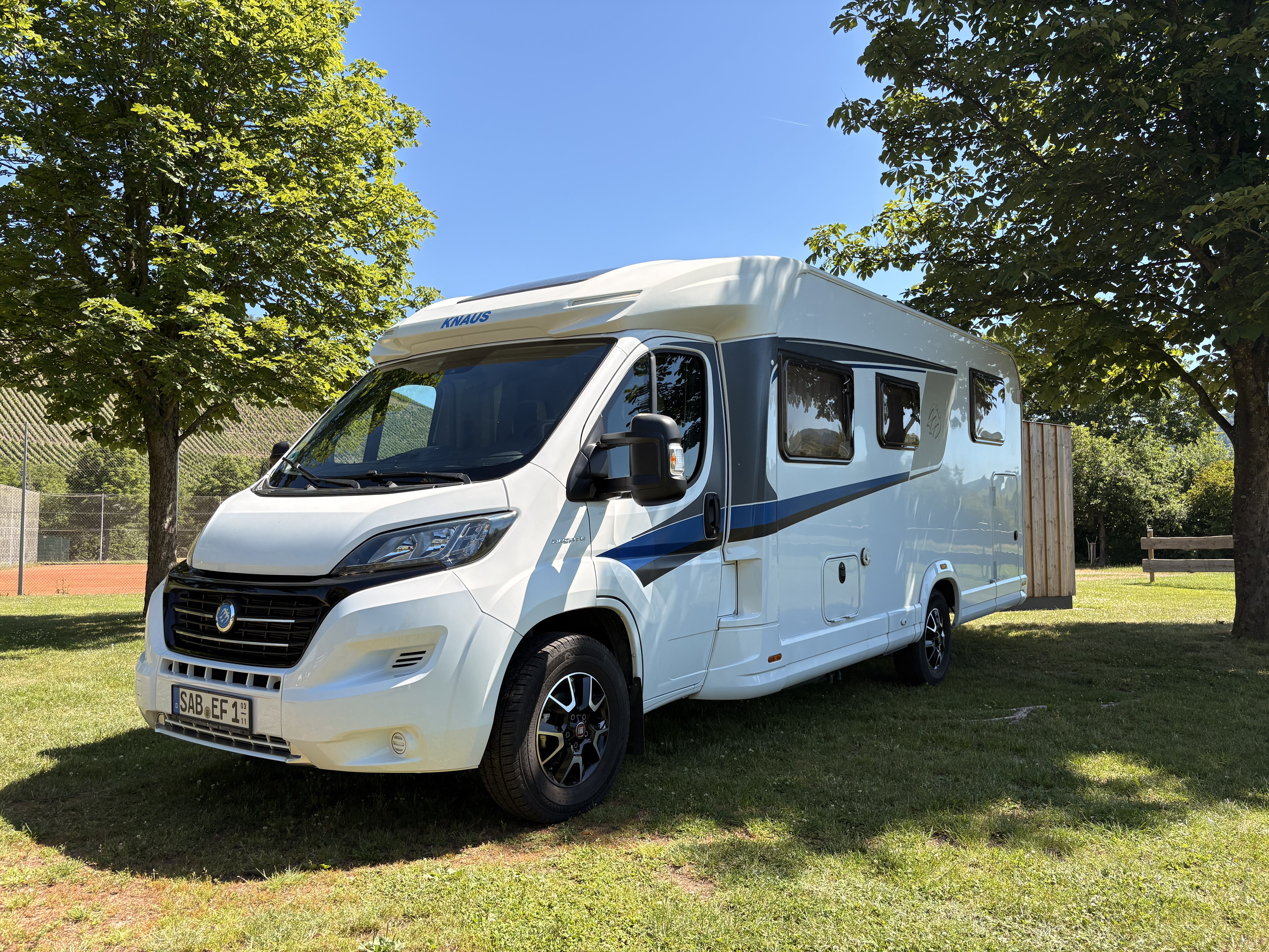 Knaus Sky TI 700 MEG 2