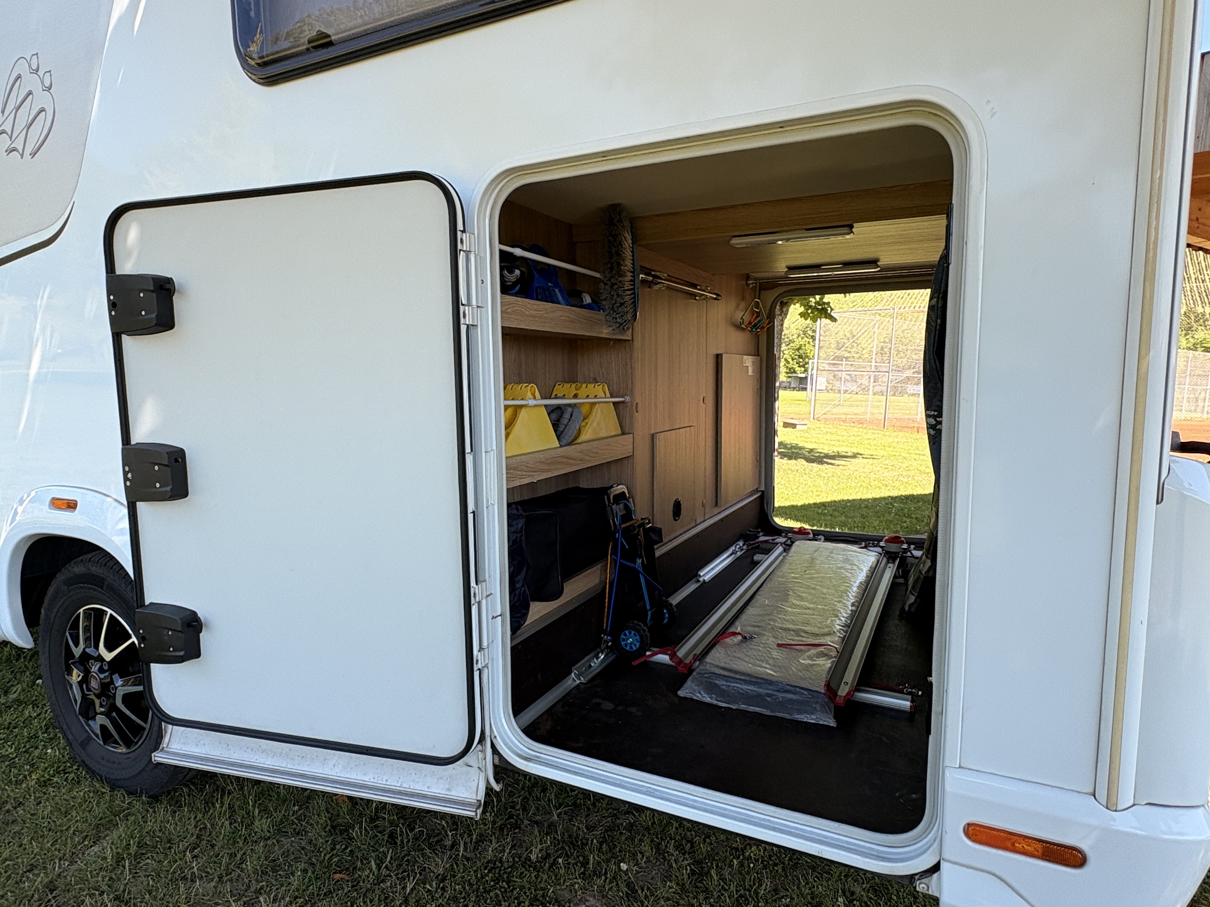 Knaus Sky TI 700 MEG 6