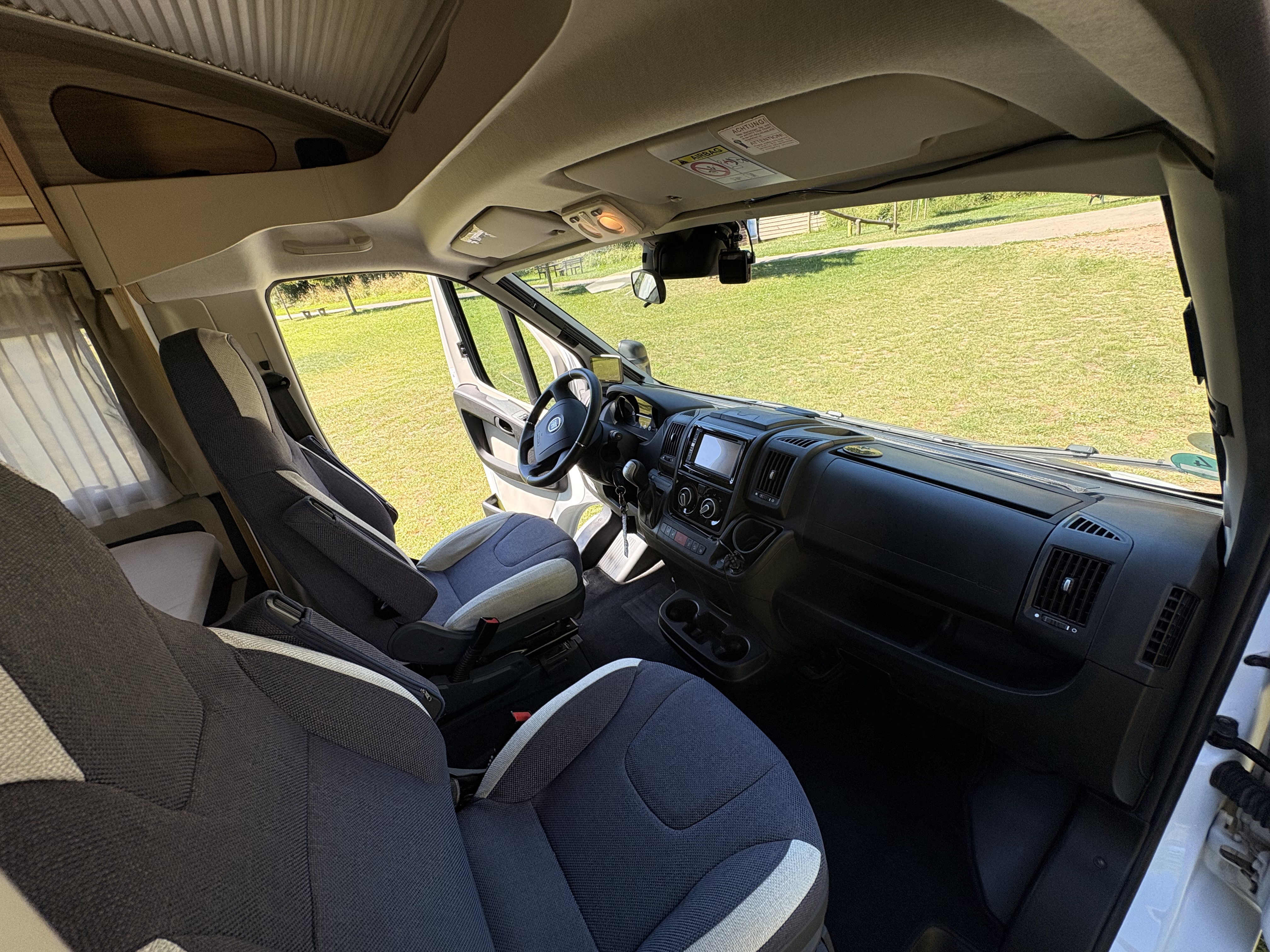 Knaus Sky TI 700 MEG 9