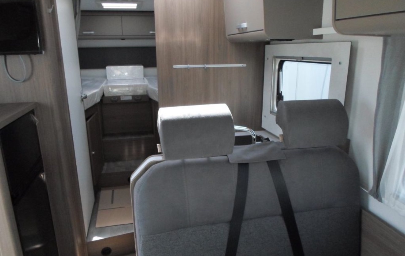Ford Carado t447 Edition 24